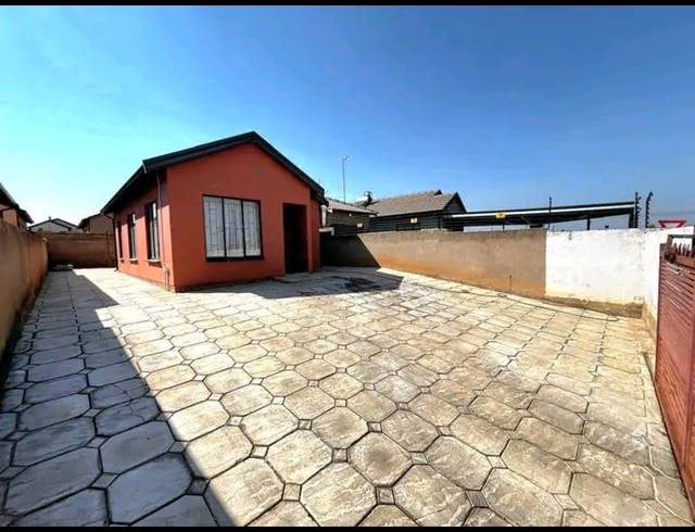3 BEDROOM HOUSE FOR SALE IN SOSHANGUVE VV